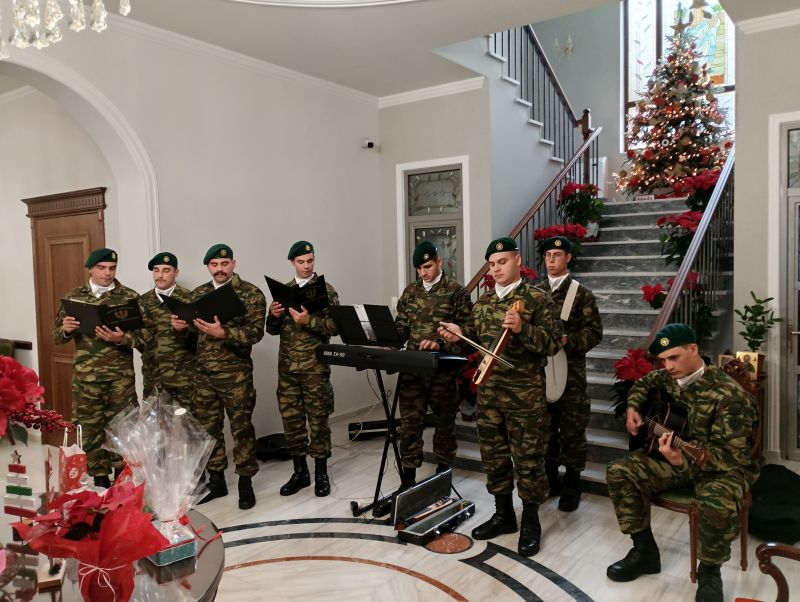 Τα Κάλαντα των Χριστουγέννων στον Μητροπολίτη Δράμας